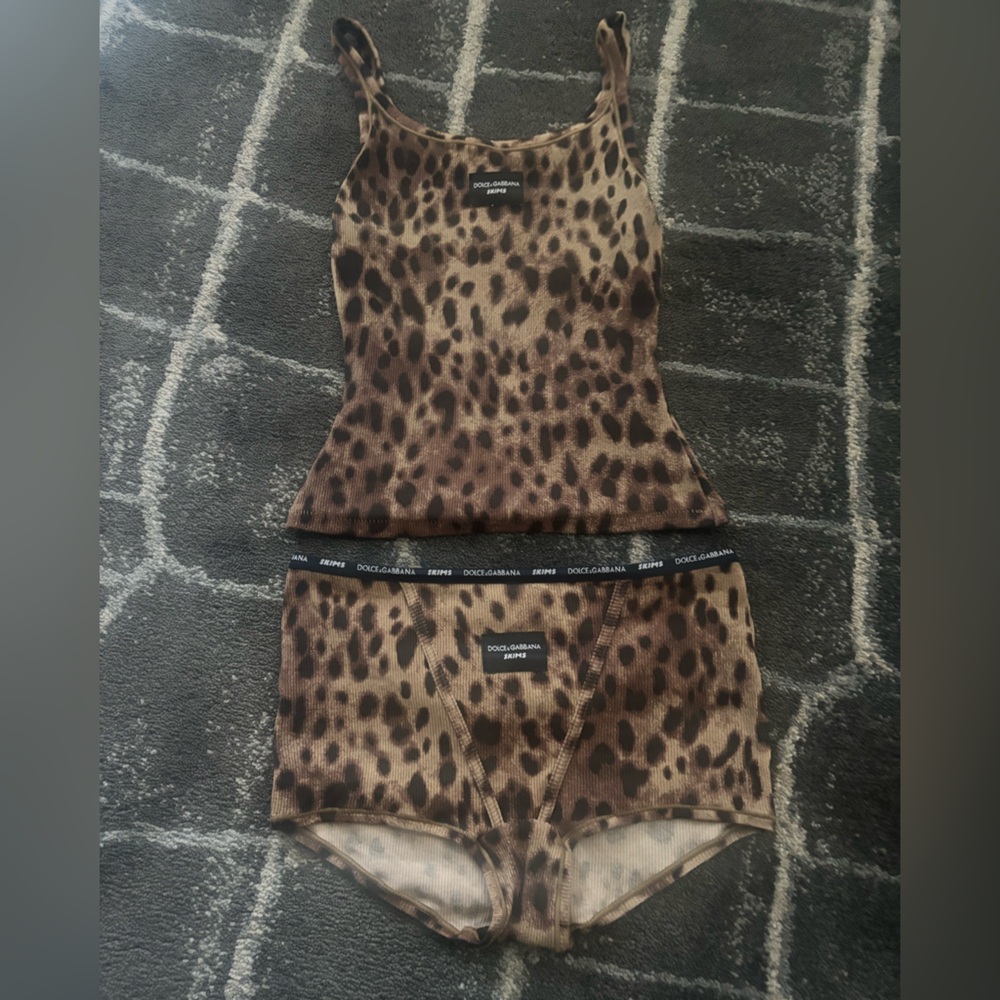 Dolce & Gabbana skims Animal Print shorts and tank Kim kardashian